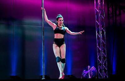 fit-weekend-2016-pole-dance-28.jpg