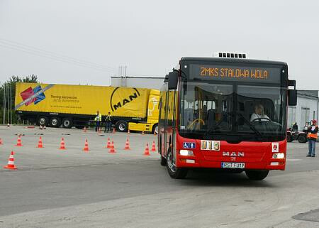 The contest requires from drivers to be utmost precise when driving on vehicle manoeuvre area