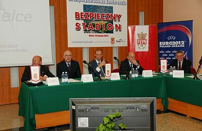 bezpieczny-stadion-2009.jpg