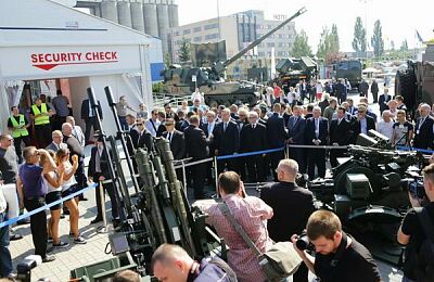 mspo-2016-duda-zwiedza-25.jpg