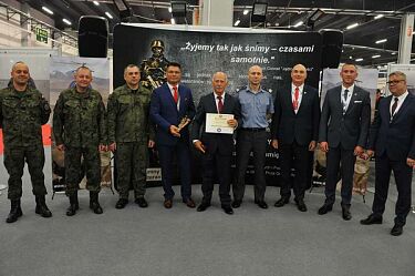 mspo-2018-statuetka-dumny-weteran-03.jpg