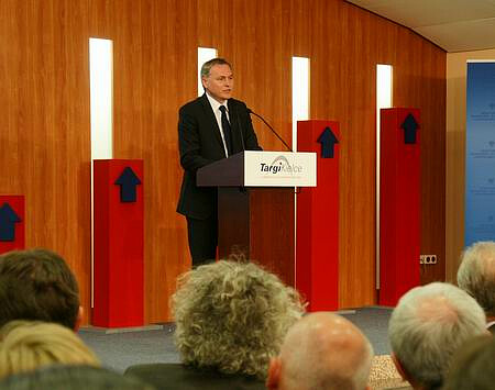 The trade fair opening ceremony has been attended by the General Director of National Roads and Motorways Lech Witecki