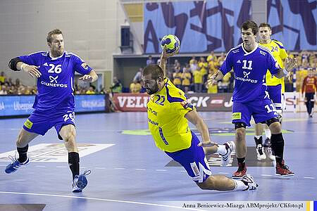 Zelijko Musa in the clash with the w  Bjerringbro-Silkeborg defence