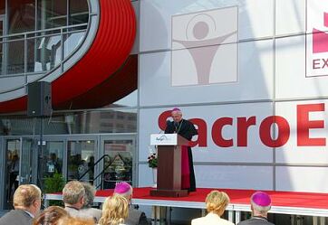 aktualnosci-sacroexpo2011-otwarcie.jpg