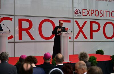 sacroexpo-2016-otwarcie-pierwszy-dzien-06.jpg
