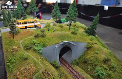 model-kit-expo-kolejka-02.jpg