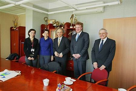 In the photograph from the left; Aneta Pastuszka (Targi Kielce), Maria Altmann the Consul, Andrzej Mochoń Targi Kielce President, Mike Wuendsch, Mirosław Obara