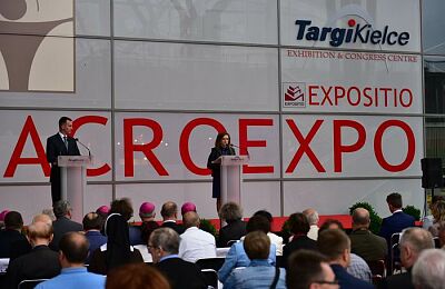 sacroexpo-2016-otwarcie-pierwszy-dzien-03.jpg