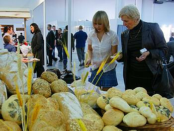 100 exhibitors began exhibiting their products and services