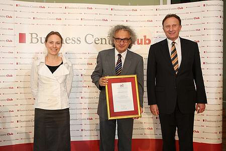 Targi Kielce President of Board Andrzej Mochoń PhD was presented with the accolade by the Undersecretary of State Katarzyna Pełczyńska – Nałęcz and the BCC President Marek Goliszewski