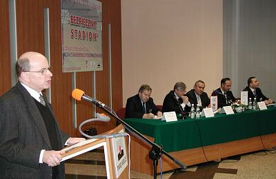 bezpieczny-stadion-2004.jpg