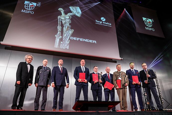 DEFENDER-2020.jpg