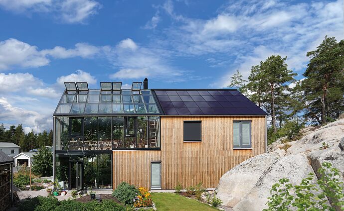 Dach-solarny-SunRoof-w-Szwecji.jpg