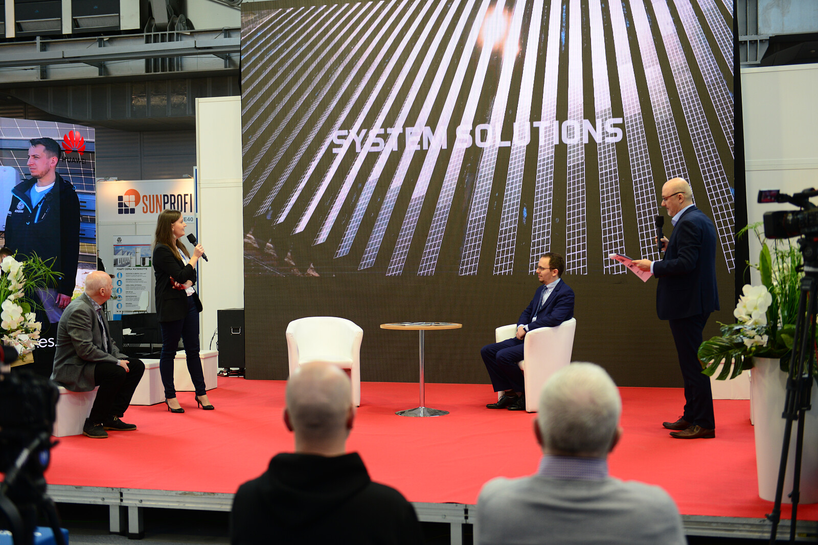 DSC-8975.JPG [5.39 MB]