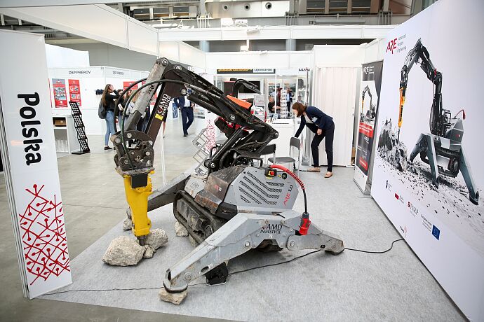 Robot-wyburzeniowy-ARE.jpg