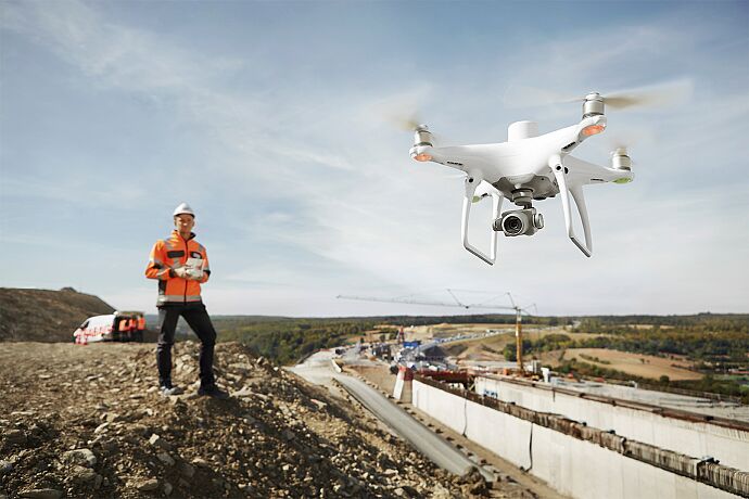 DJI-p4rtk-lifestyle-01-rgb-72.jpg