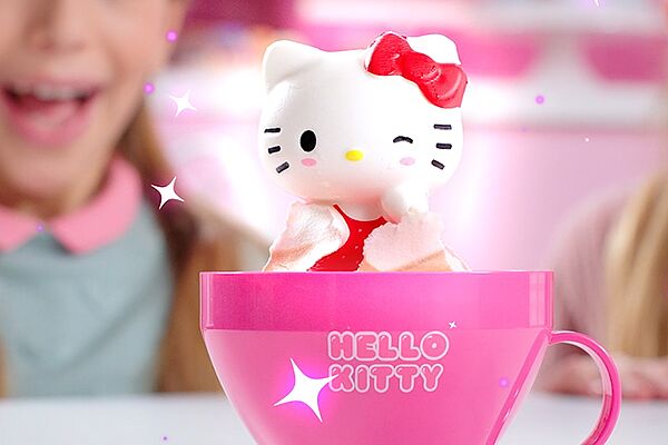 HELLO-KITTY-CAPPUCCINO-COM1.jpg