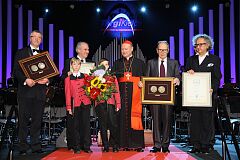 Ennio-Morricone-received-Per-Artem-Ad-Deum-award-in-2012.JPG