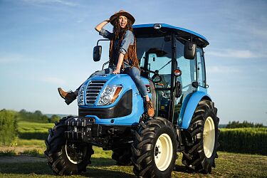 Traktor-dziewczyna-Tractor-girl-Ls-Tractor-33.jpg