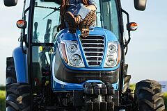 Traktor-dziewczyna-Tractor-girl-Ls-Tractor-34.jpg