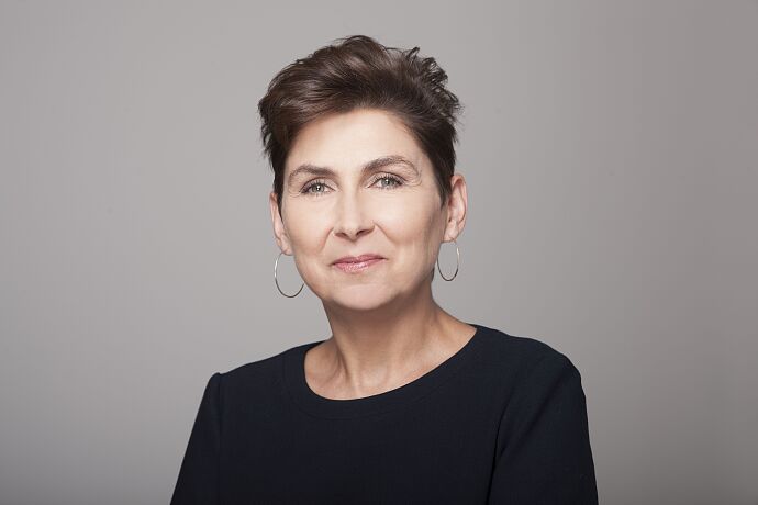 Blanka-Chmurzynska-Brown-black-2.jpg