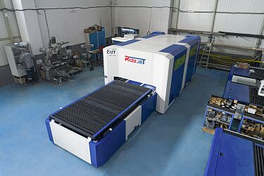 Robjet-Laser-Cutting-Cell5.jpg