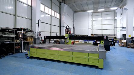 Robjet-Waterjet-5-Axis3.jpg