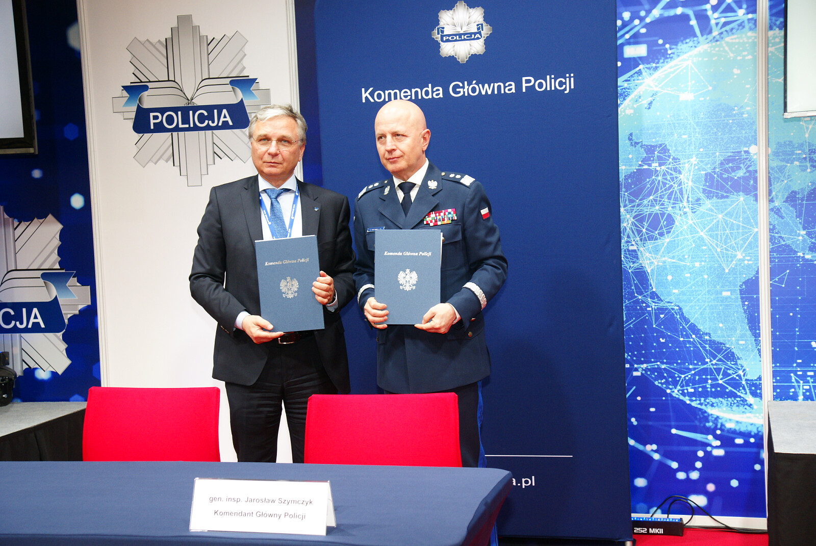 DSC00349.JPG [3.24 MB]