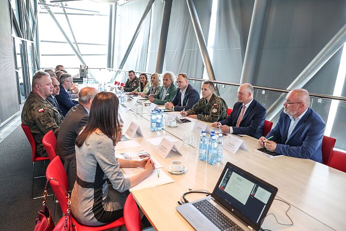 642j0349-20230628-TargiKielce-MSPO-Rada-Programowa.jpg