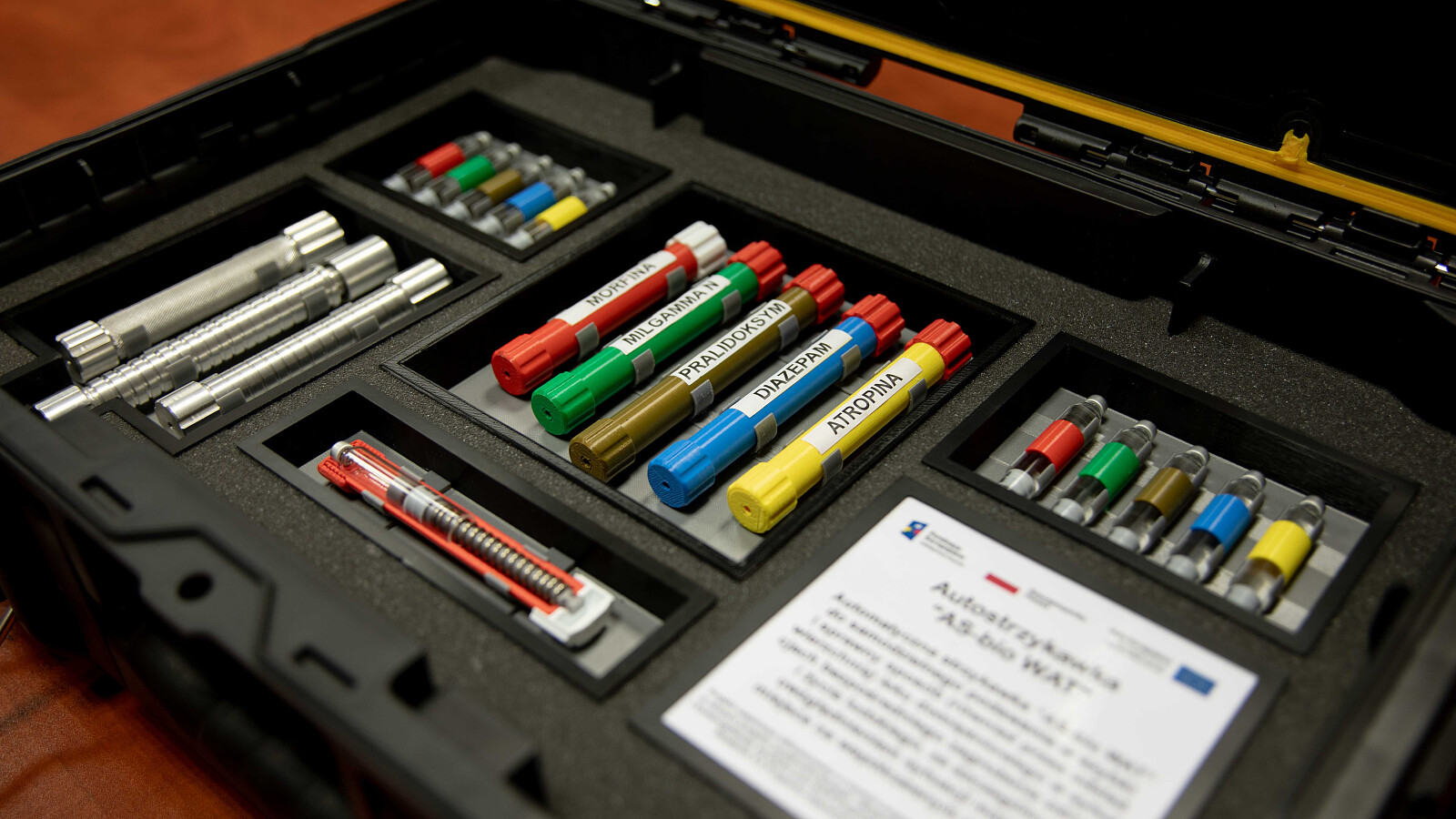 Automatyczna-strzykawka.jpg [782.27 KB]