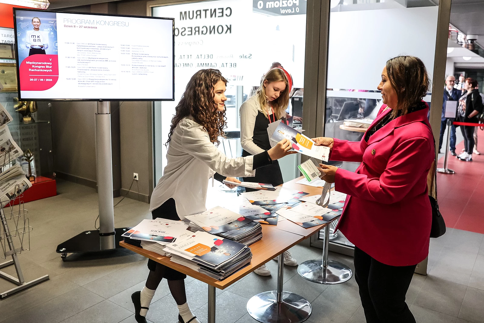 642p0401-20240926-TK-MKBR.jpg [3.16 MB]