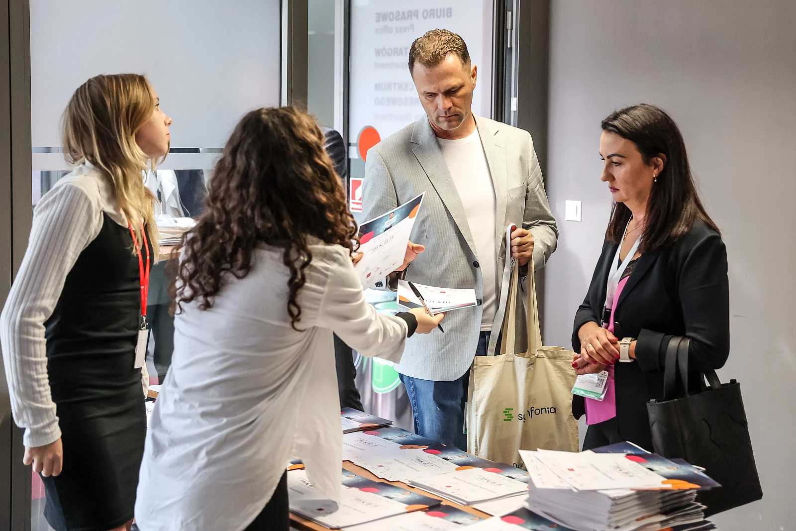 642p0503-20240926-TK-MKBR.jpg [2.93 MB]