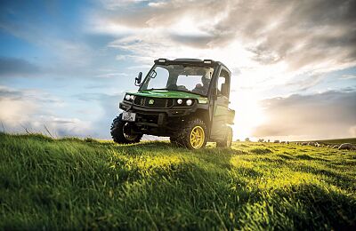 Gator-John-Deere-XUV865M.jpg