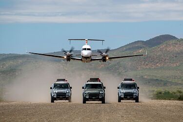LR-DEF-20MY-NAMIBIA-ONROAD-250320-06.JPG