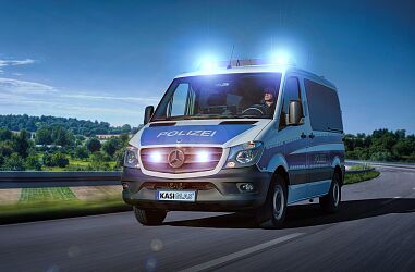 Sprinter-Polizei-Fahraufnahme-Lichter-300dpi-rgb8-A4-Kopie.jpg
