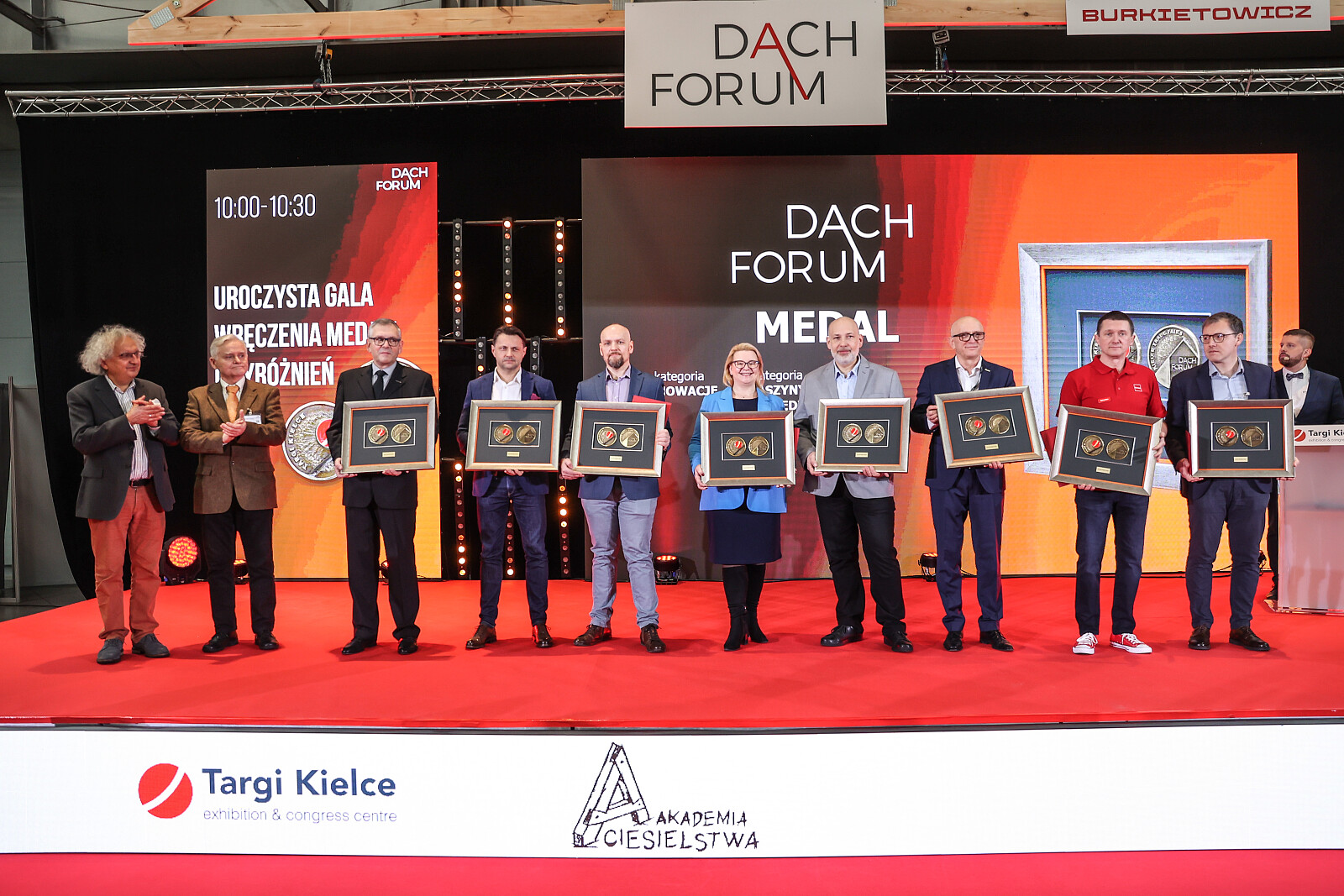 642l0688-20240112-TargiKielce-Dach-Forum.jpg [3.46 MB]