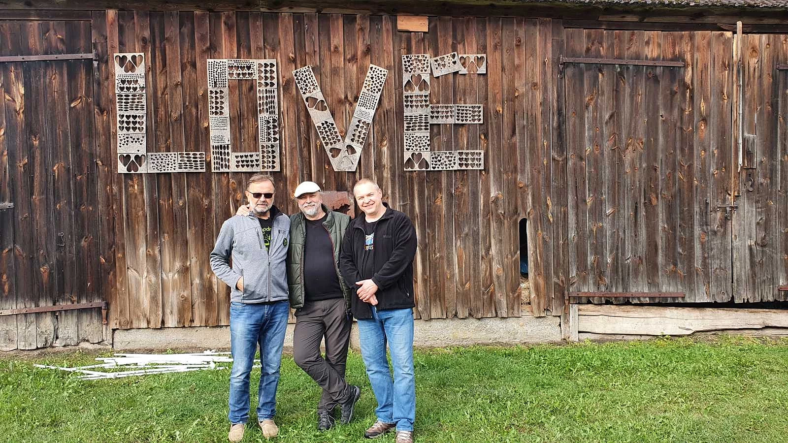 BI-LOVE.jpg [239.10 KB]