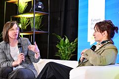 Od lewej: Marta Jabłońska-Kubow, Product Marketing Manager / Kierownik Działu Marketingu w Ecowipes oraz Marzena Szulc, redaktor prowadząca portalu wiadomoscikosmetyczne.pl