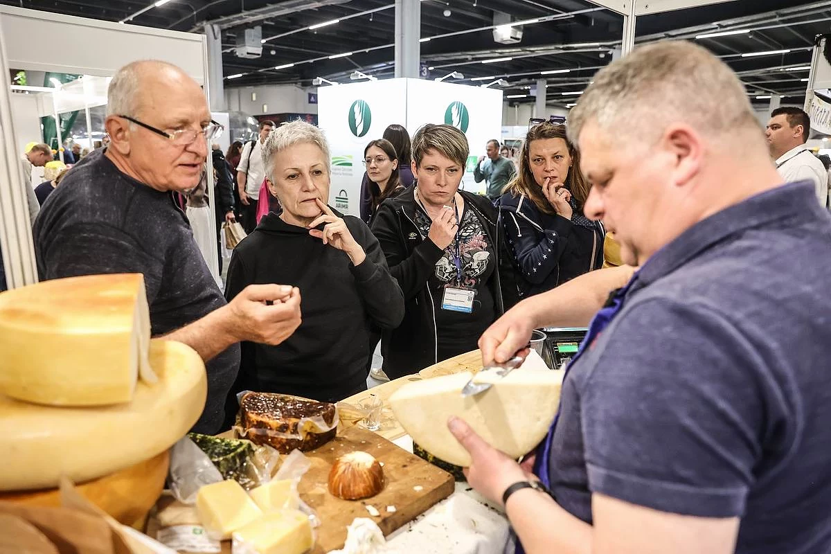 slowtravel-2025-04.jpg [141.36 KB]