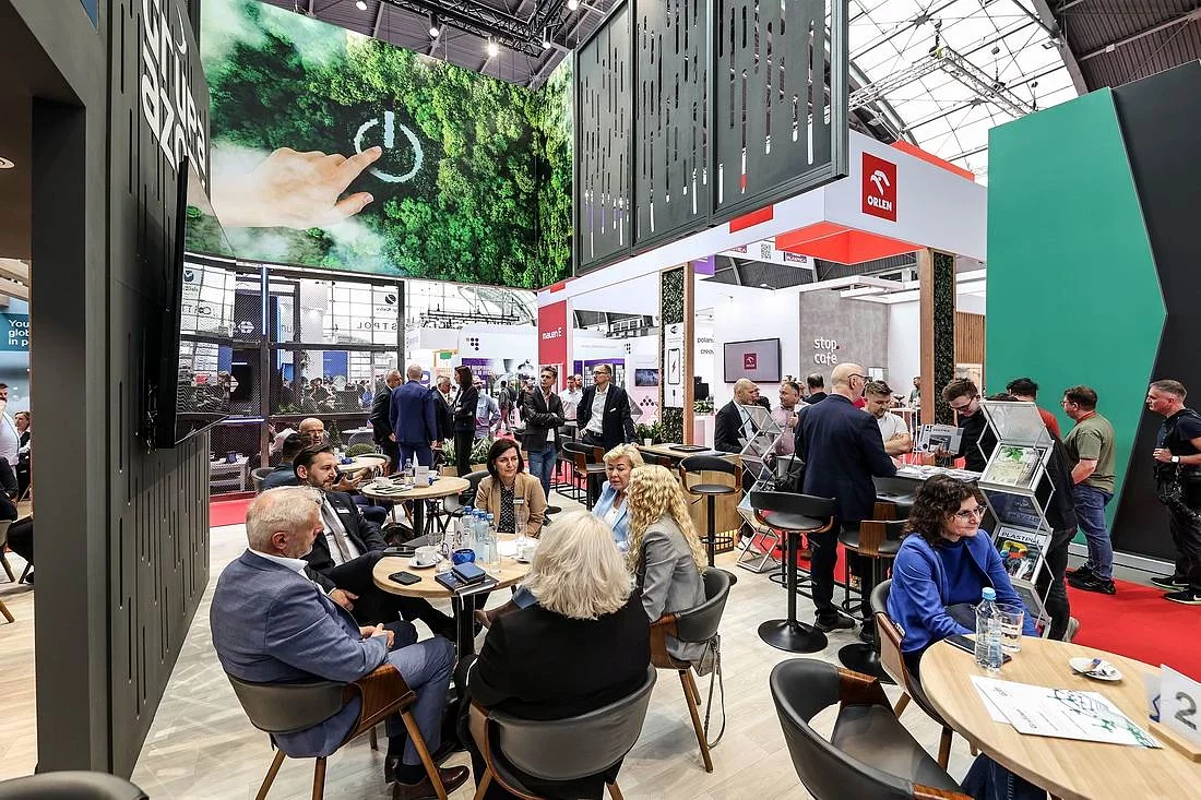 plastpol-2025-02.jpg [194.02 KB]