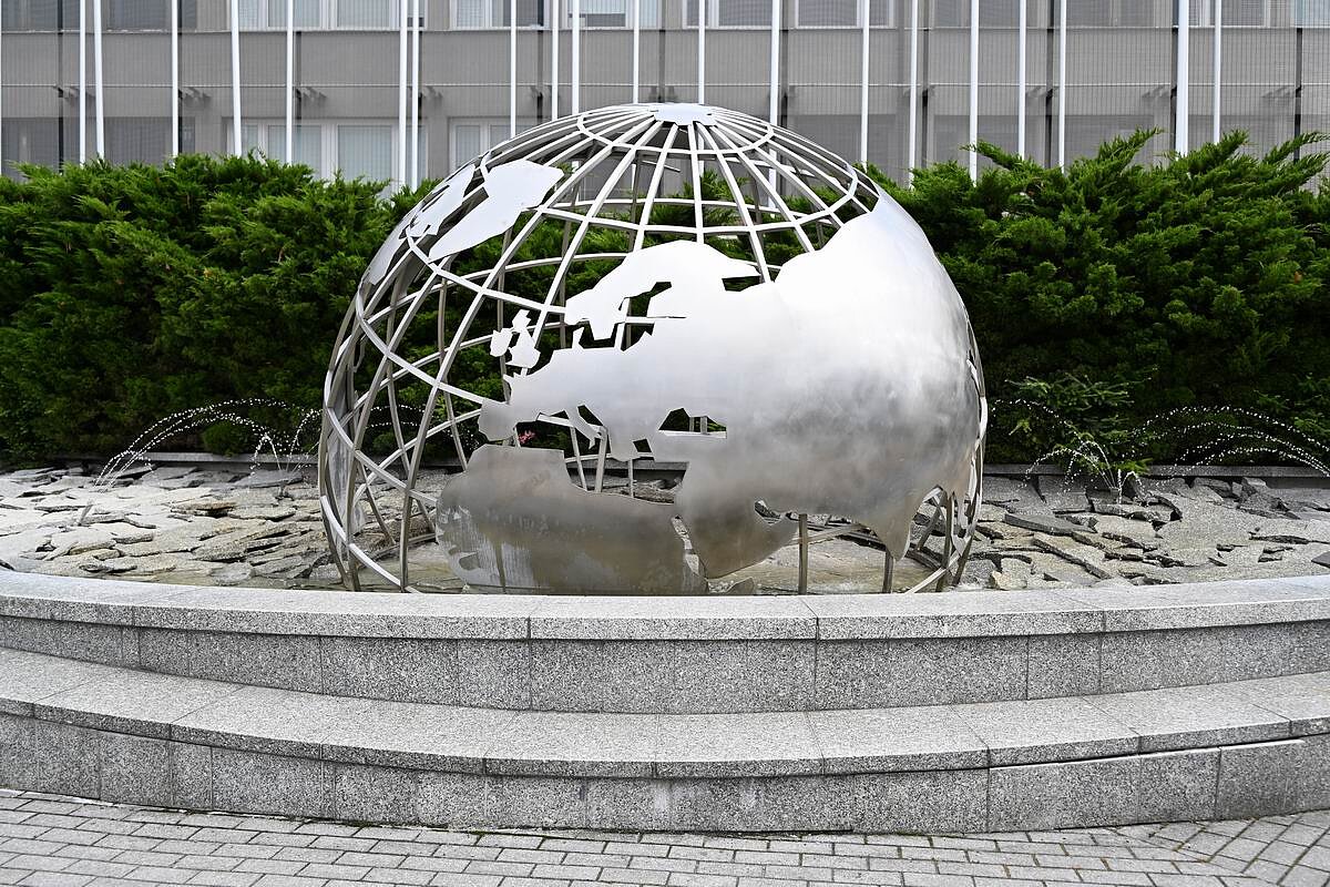 swiat-w-fontannie-3.jpg [243.27 KB]