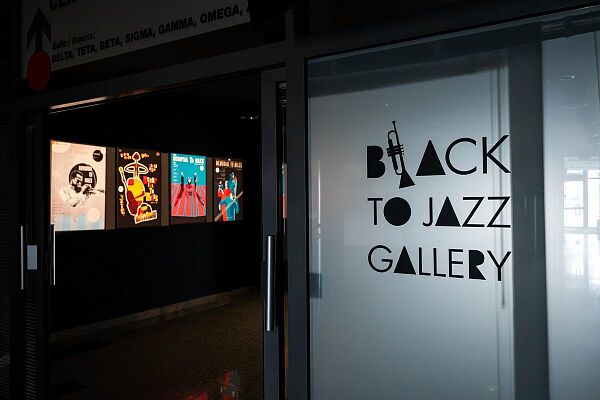 black-to-jazz-wnetrze-galerii-04.jpg