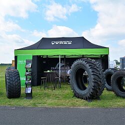 namiot-ekspresowy-3x6-z-nadrukiem-nokian-tyres.JPG