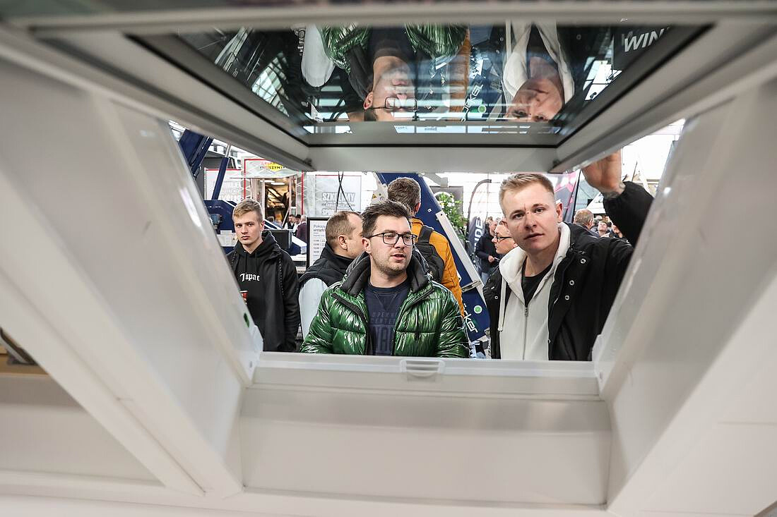 zwiedzajacy-2.jpg [92.63 KB]