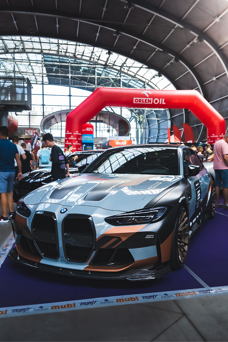 BMW-na-targach-DUB-IT.png [1.31 MB]