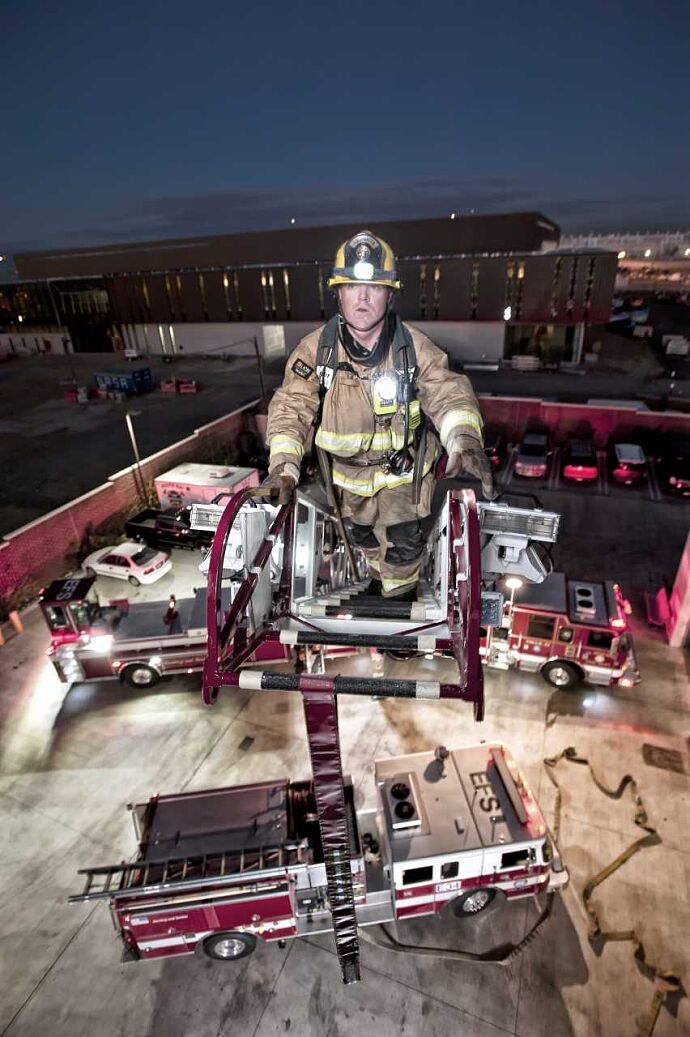 2755z0-atex-lights-fire3.jpg