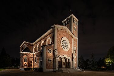 church-in-Warsaw-Pyry-min-1.jpg