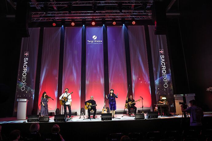 642z2190-20250602-TK-SacroExpo-gala-U-Studni-koncert.jpg