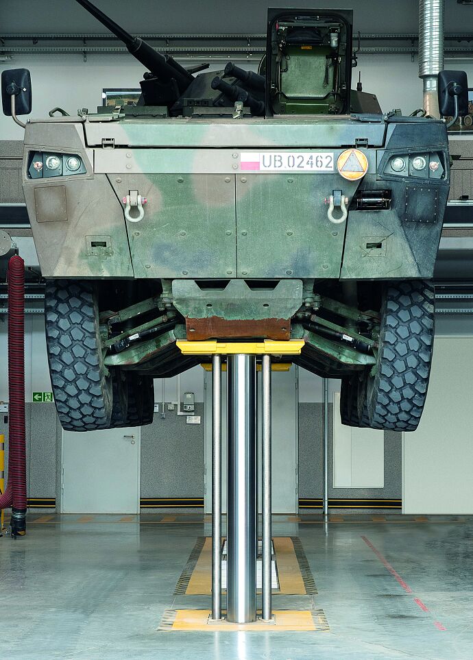 Kazdy-silownik-zabezpieczony-2-belkami-mechanicznymi-z-zapadakami-1.jpg