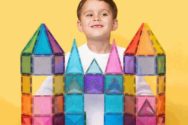 CONNETIX-48-Piece-Glitter-Castle-Pack-Lifestyle-2.png